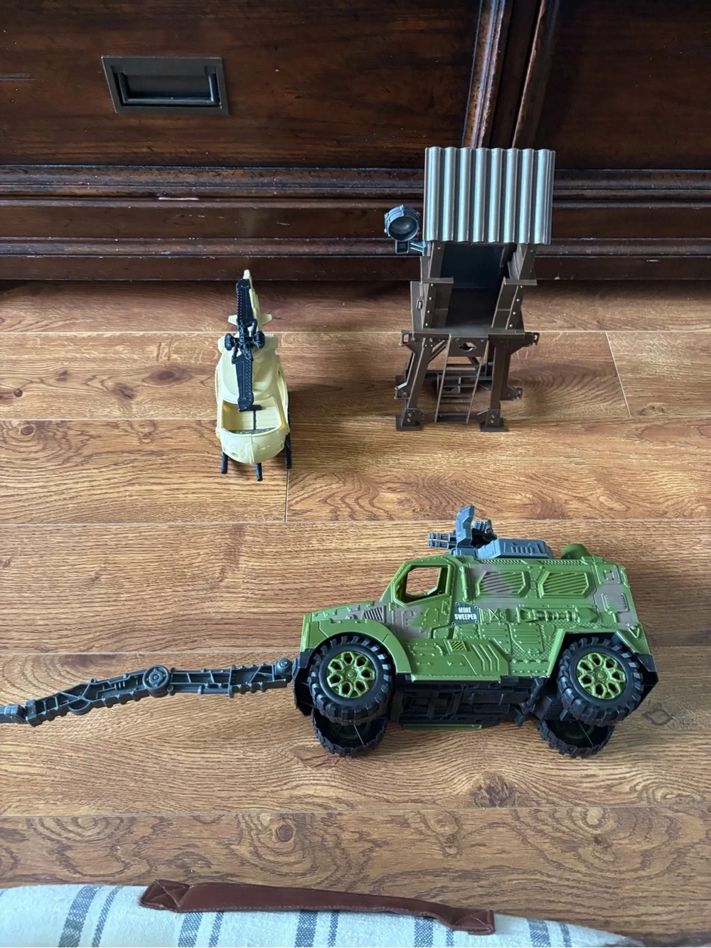 Green Military Rescue Vehicle Playset with Helicopter and Watchtower